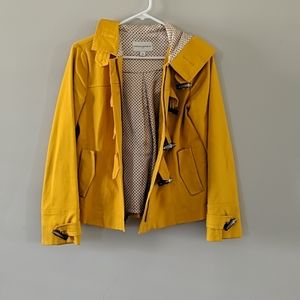 Yellow/gold jacket